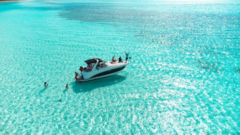 Chaparral 32ft Prestige Yacht in Cozumel