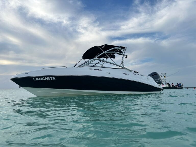 Yamaha 23 pies ft Family Boat in Cozumel °Lanchita°